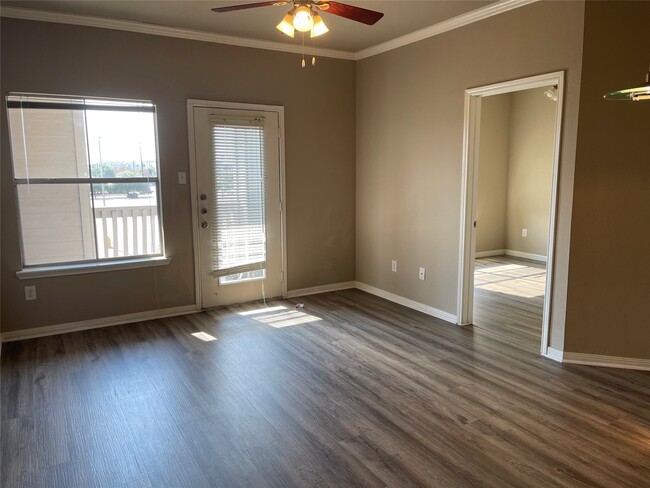 Building Photo - 1330 Old Spanish Trl