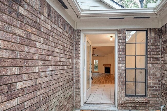 Building Photo - 27 Cricket Hollow Pl