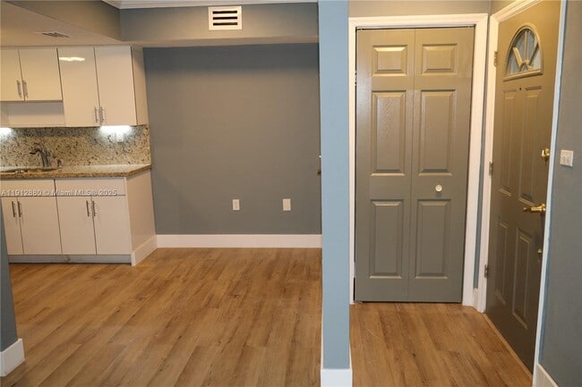 Foto del edificio - 636 NE 63rd St