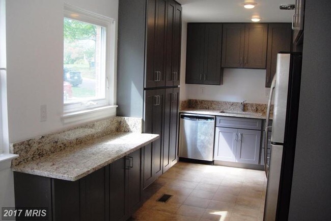 Kitchen - 6204 Rockhurst Rd