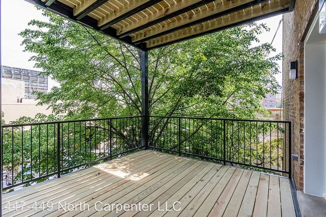 Foto del edificio - 447-449 N Carpenter St