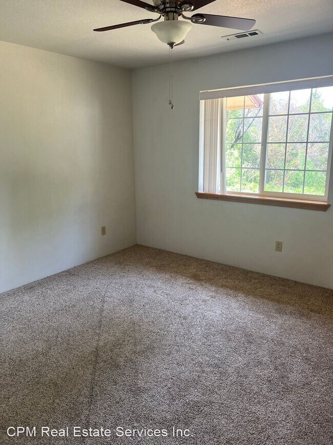Building Photo - 3 br, 2 bath House - 480 Crystal Springs Rd.