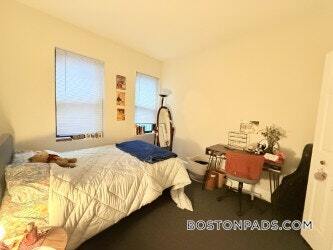 Foto del edificio - 833 Beacon St