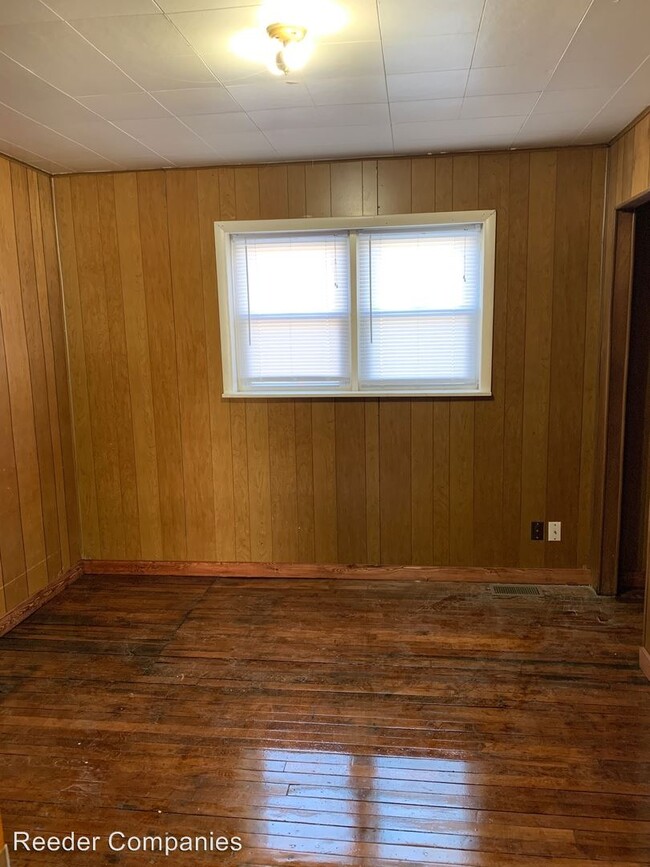 Building Photo - 4862 Baring Ave