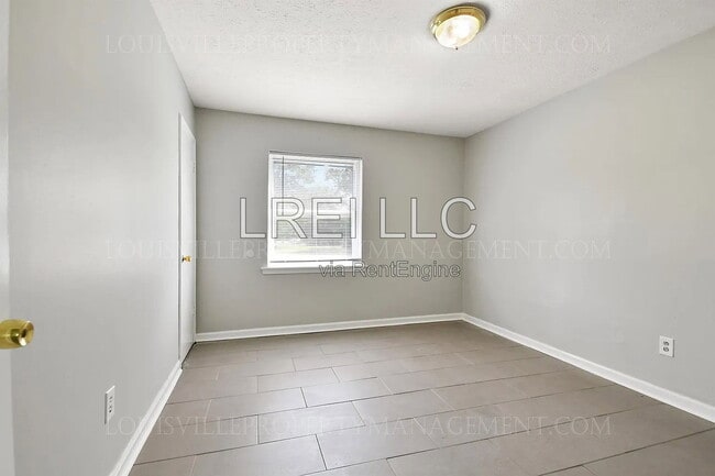 Foto del edificio - 8300 Candleglow Ln