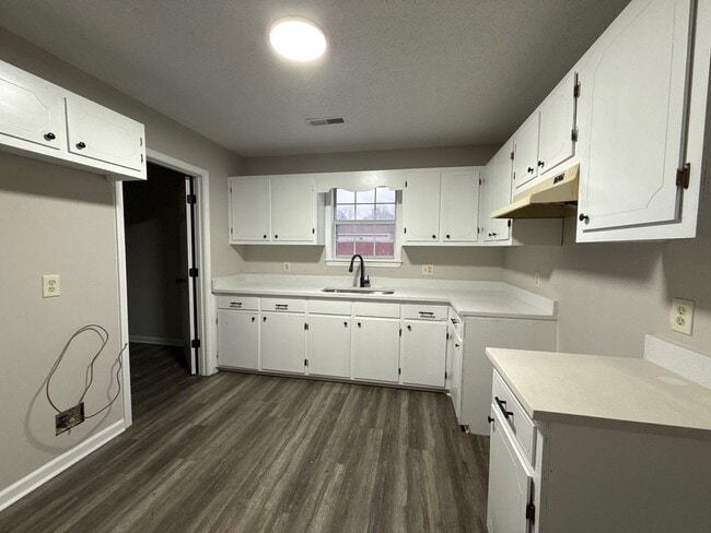 Building Photo - 308 Courtney Dr