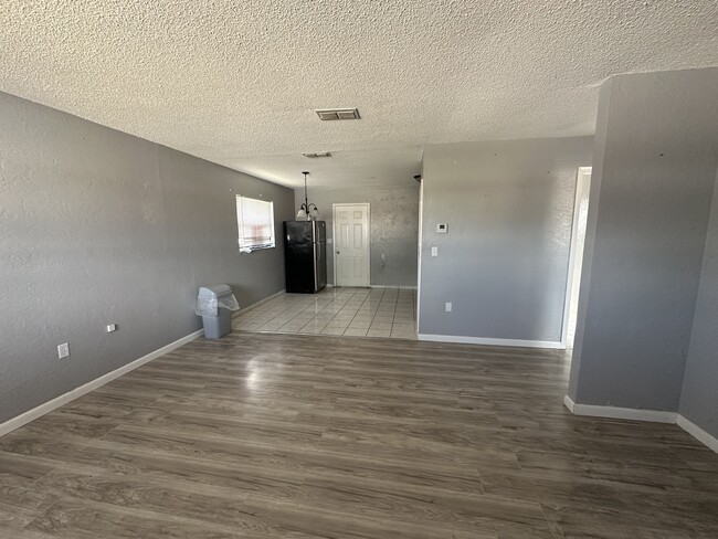 Dinning/ Kitchen - 331 Blanco Ct