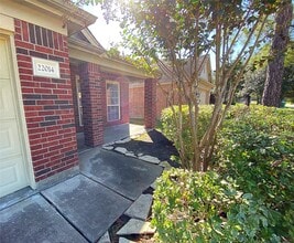 Building Photo - 22014 Gold Leaf Trail