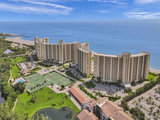 Building Photo - 300 Ocean Trail Way