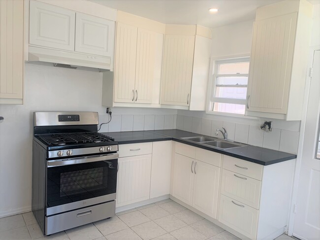 Kitchen - 4624 W 149th St