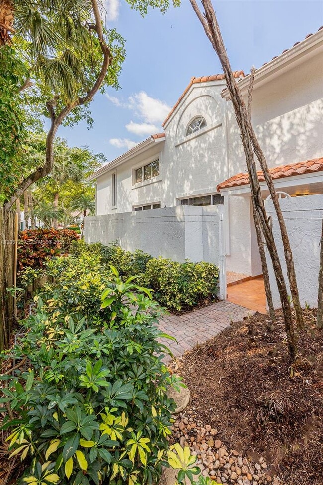 Foto del edificio - 20935 NE 37th Ct