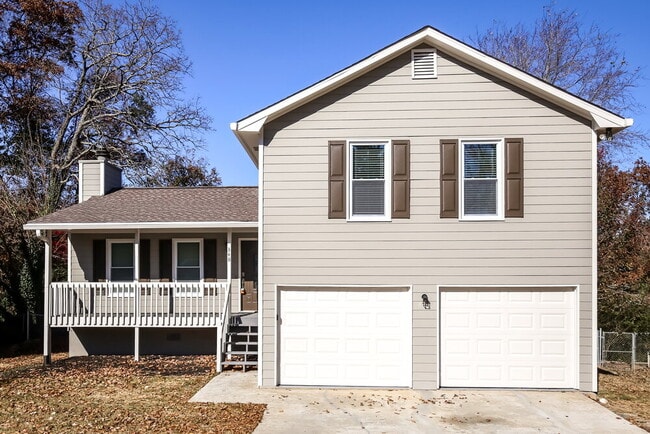 Building Photo - 340 Wayside Dr