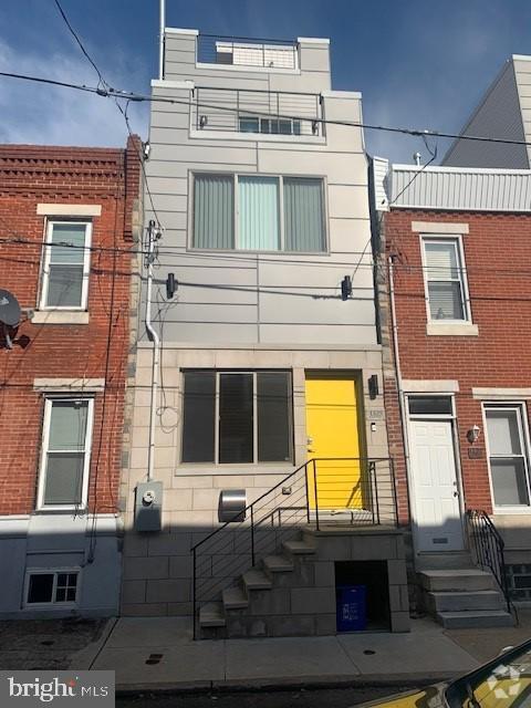 Building Photo - 1325 S Myrtlewood St