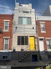 Building Photo - 1325 S Myrtlewood St