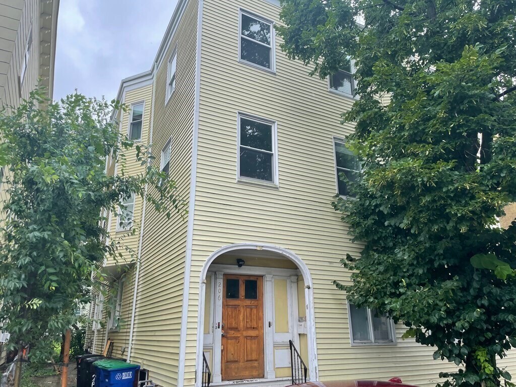 Primary Photo - 206 Pearl St