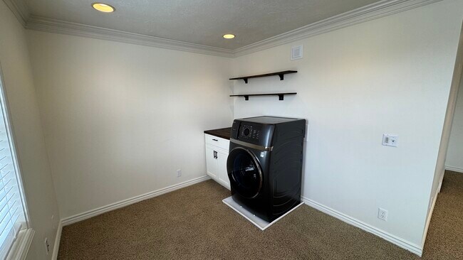 Foto del edificio - 737 N 500 E