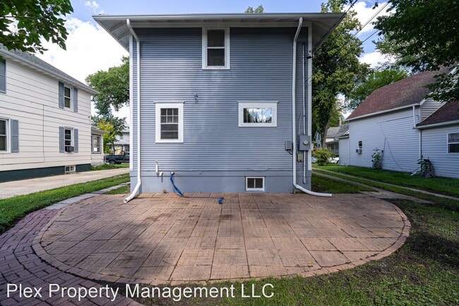 Building Photo - 2 br, 1 bath House - 611 North 6th Street