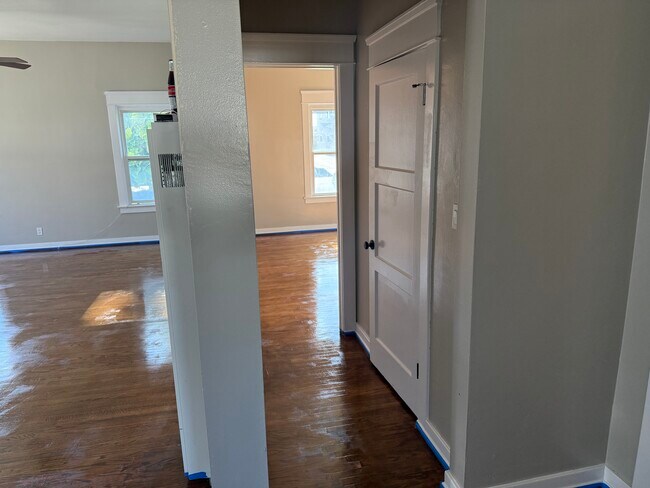 Foto del edificio - 8337 Alameda St