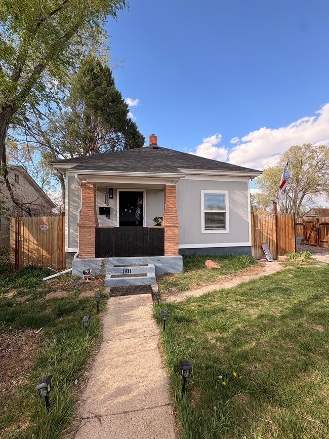 Building Photo - 1101 Crystal Pl