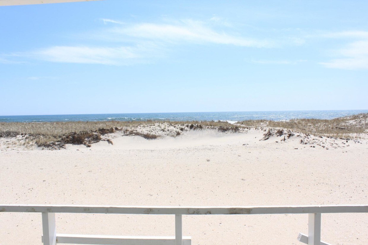Primary Photo - 459 Dune Rd