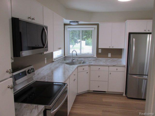Building Photo - 737 S Duck Lake Rd