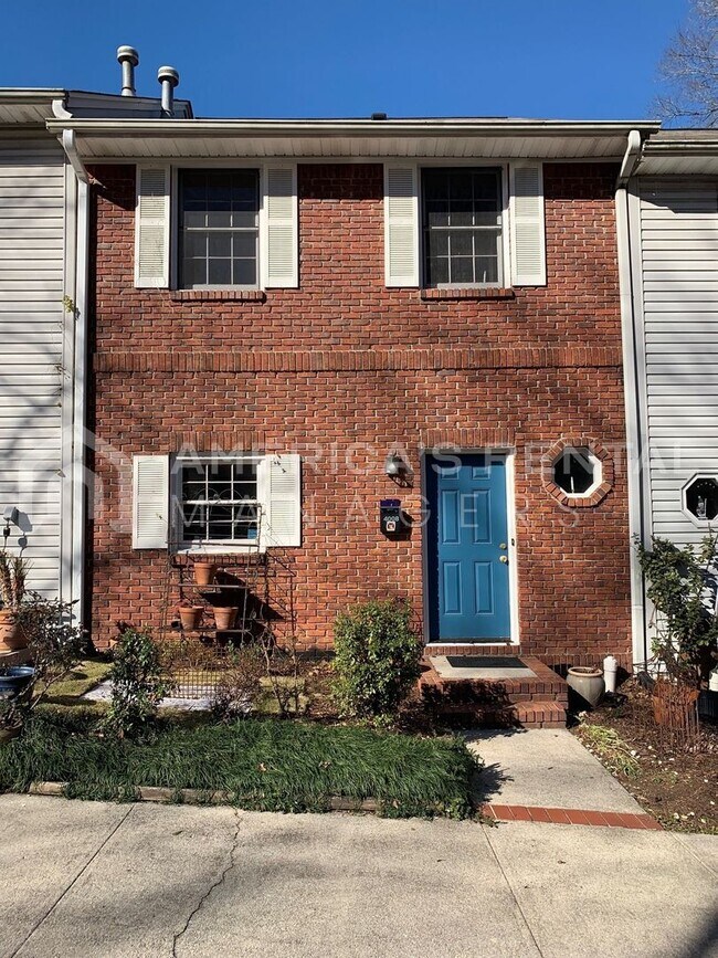 Building Photo - 4004 Glenwood Ave