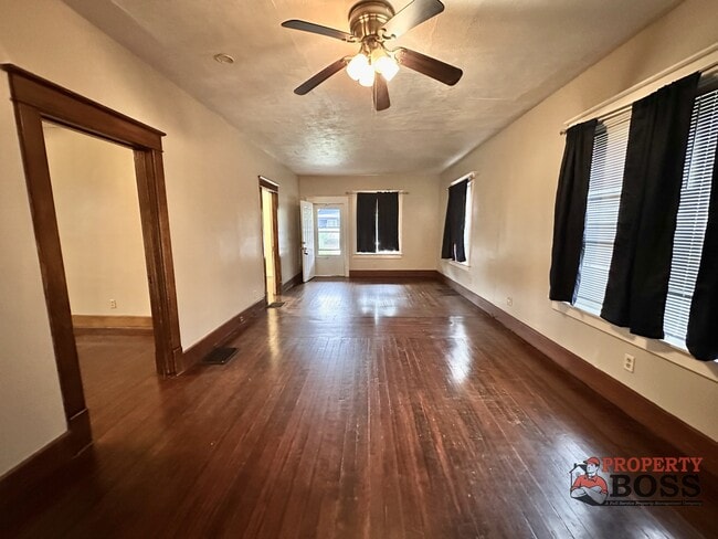 Building Photo - 210 Tryon St