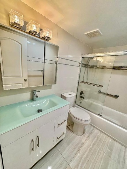 Building Photo - 26 Golfs Edge