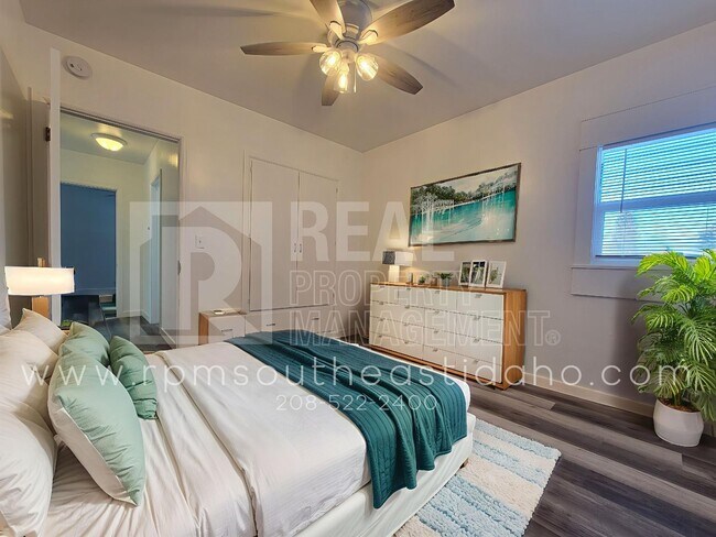 Foto del edificio - Newly Renovated, Clean & Bright 2 Bedroom, 1 Bathroom Apartment for Rent in Shelley - Washer/Drye...
