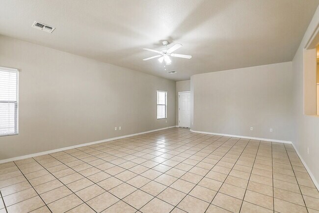 Building Photo - 103 W Calle Mantilla