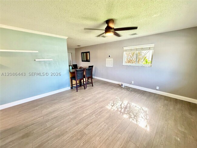 Foto del edificio - 2702 NW 53rd St