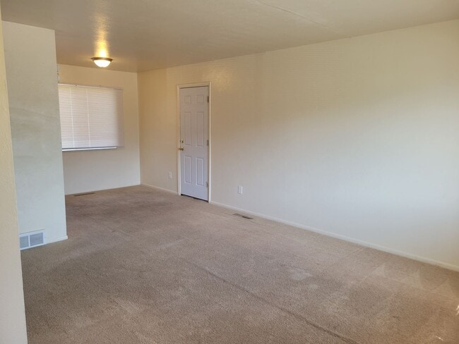 Photo - 4 Bed Home Available Now!