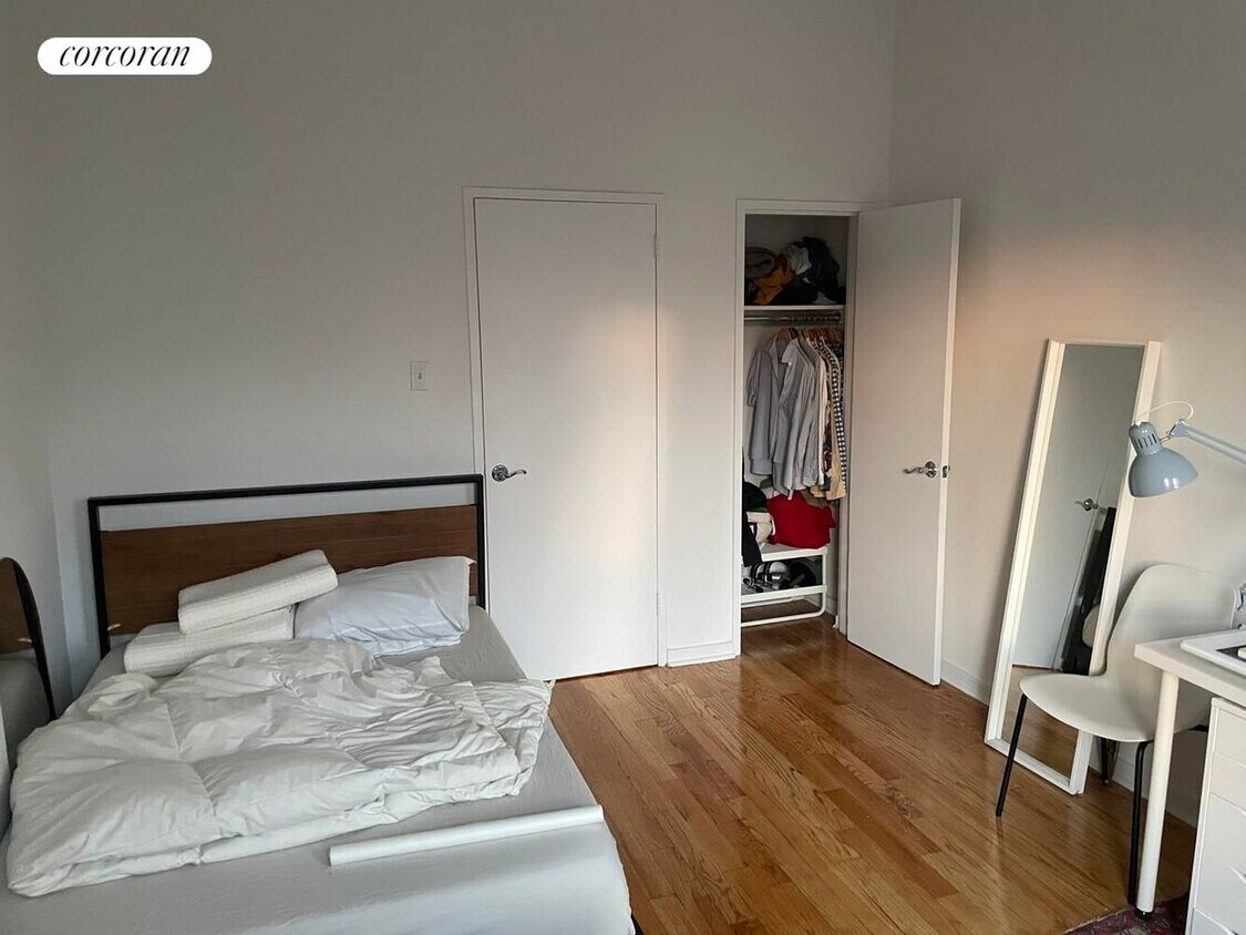 Foto del edificio - 131 W 116th St