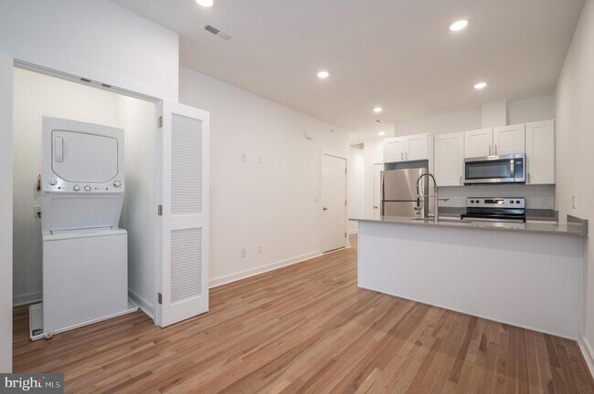 Foto del edificio - 727 N 39th St