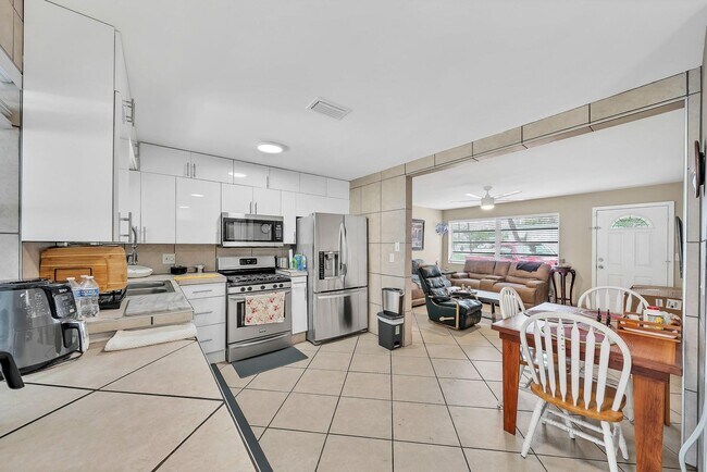 Foto del edificio - 726 N A St