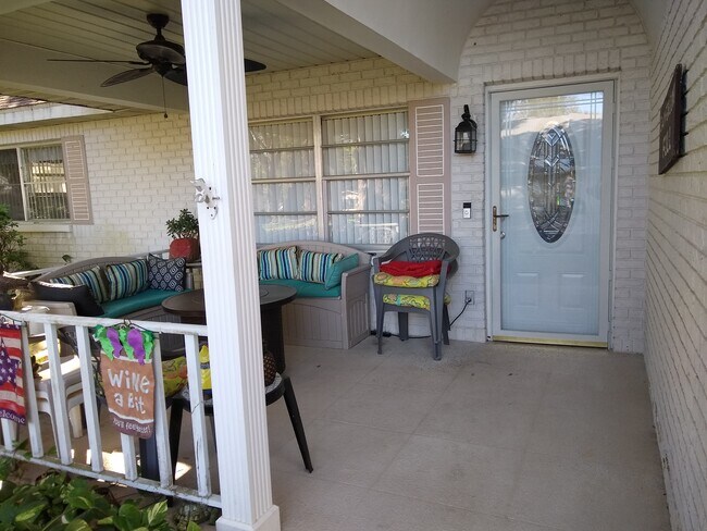 Building Photo - 8750 SW 90th Ln