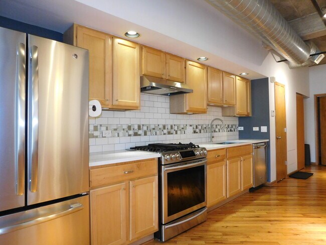 Building Photo - 1830 Ridge Ave