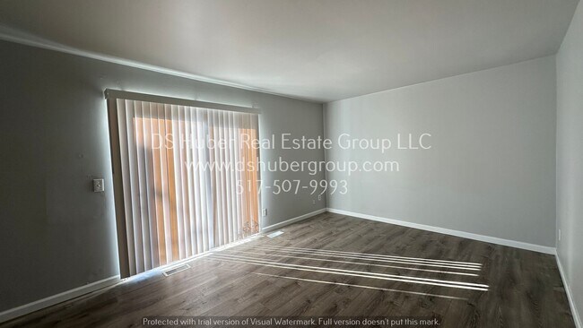 Foto del edificio - 909 Vincent Ct