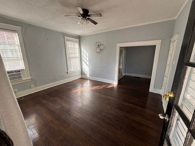 Foto del edificio - 159 N Belvedere Blvd