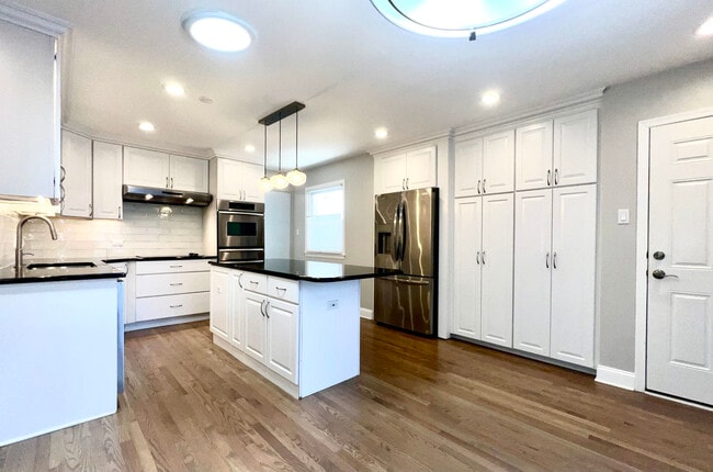 Foto del edificio - 15122 W Redwood Ln