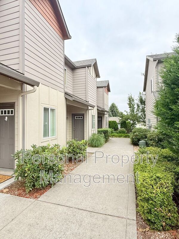 Building Photo - 12600 NE 49th St
