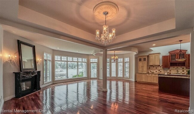 Foto del edificio - 5742 Putnam Dr