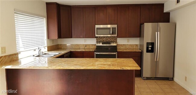Building Photo - 3 br, 2.5 bath Condo - 9 Sunstream