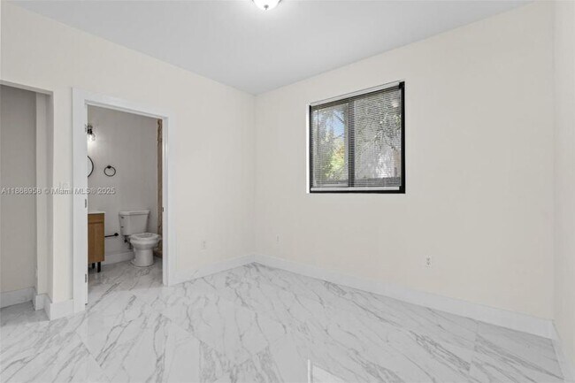 Foto del edificio - 3 bedroom in Miami FL 33150