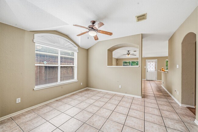 Foto del edificio - 17935 Rose Hill Park Ln