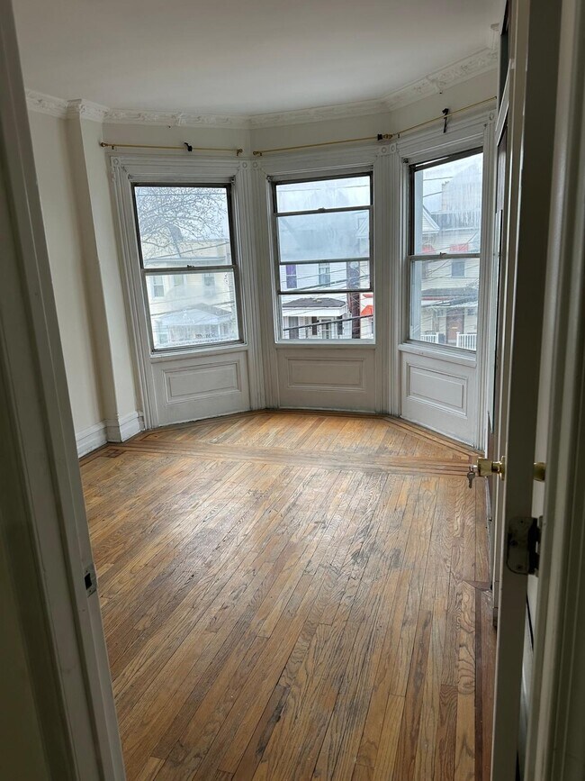 Foto del edificio - 129 Highland Ave