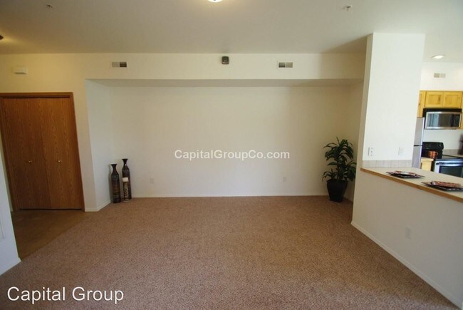 Building Photo - 2216 E Whispering Willow Ln