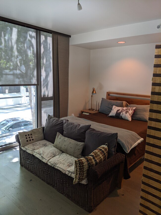 Dormitorio - 38 N Almaden Blvd