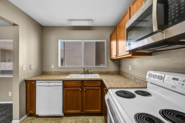 Foto del edificio - 2530 Clairemont Dr