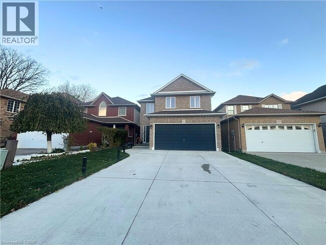 Building Photo - 41 Pineridge Dr